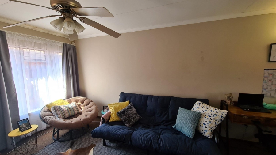1 Bedroom Property for Sale in Kannoniers Park North West